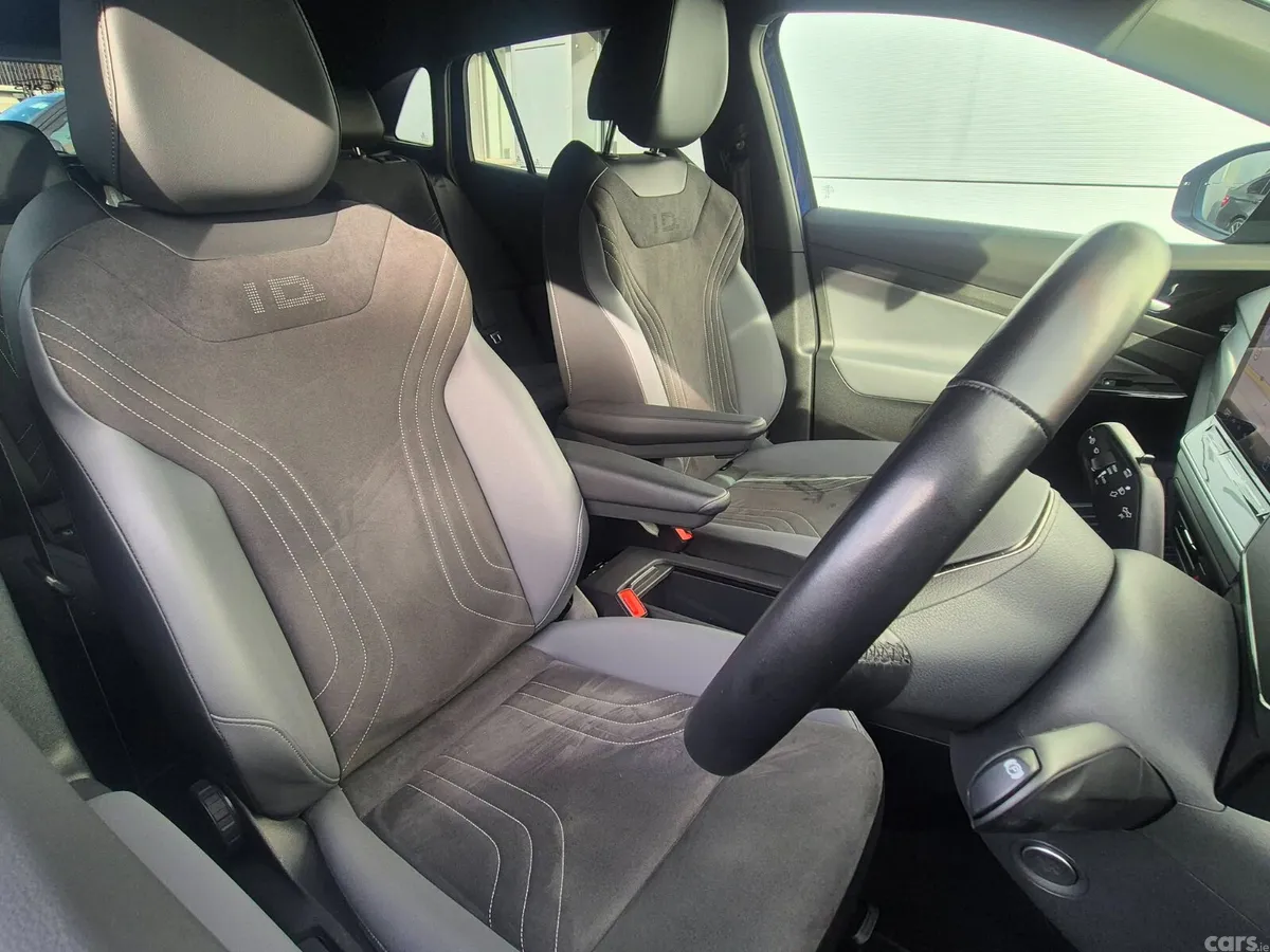 Volkswagen ID.4 SUV, Electric, 2025, Blue
