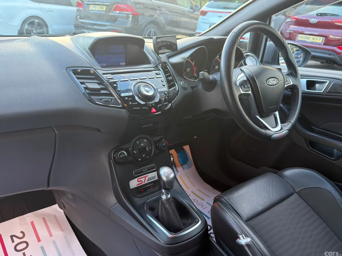 Ford Fiesta Hatchback, Petrol, 2017, Grey