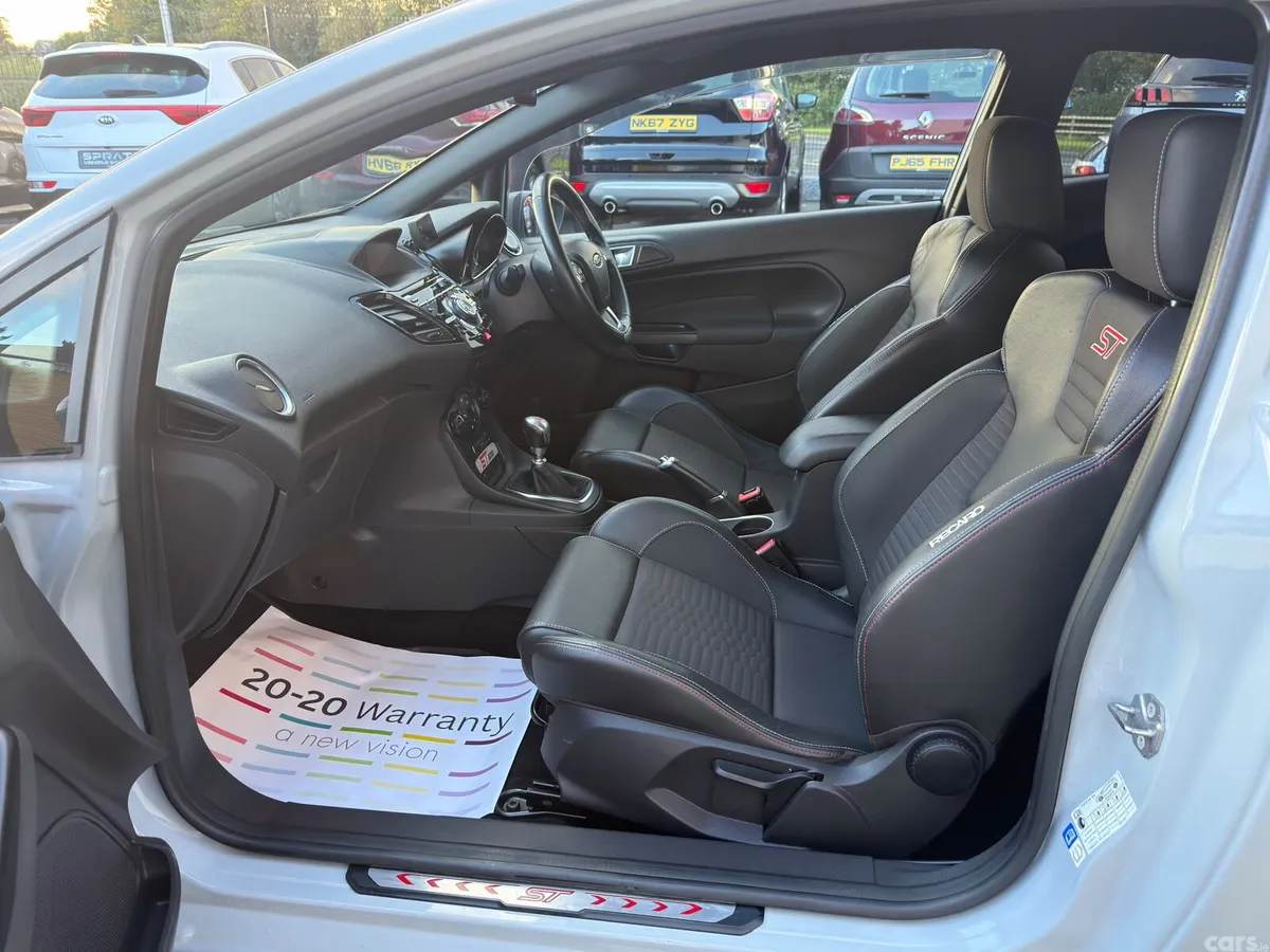 Ford Fiesta Hatchback, Petrol, 2017, Grey