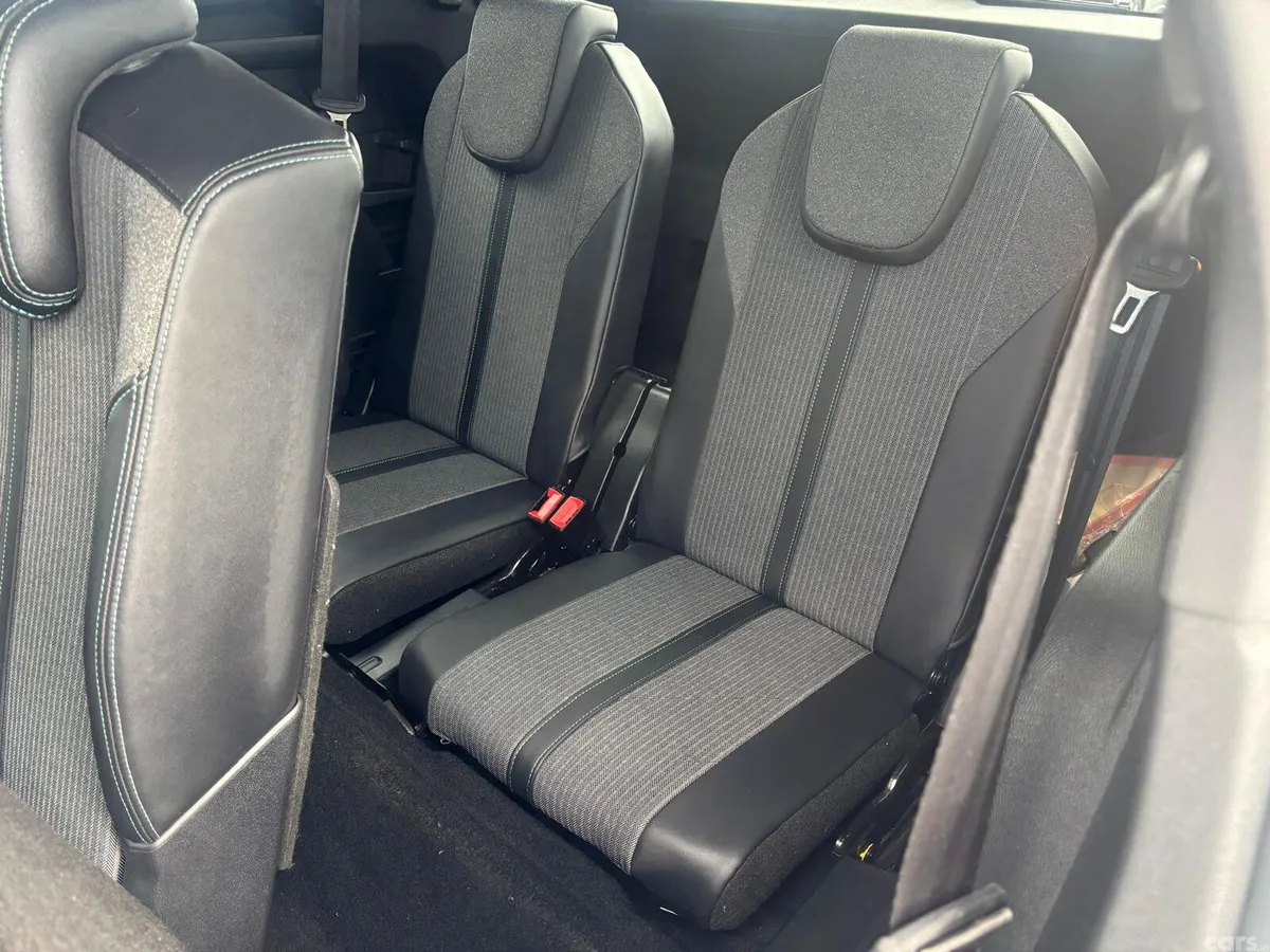 Peugeot 5008 MPV, Diesel, 2022, White