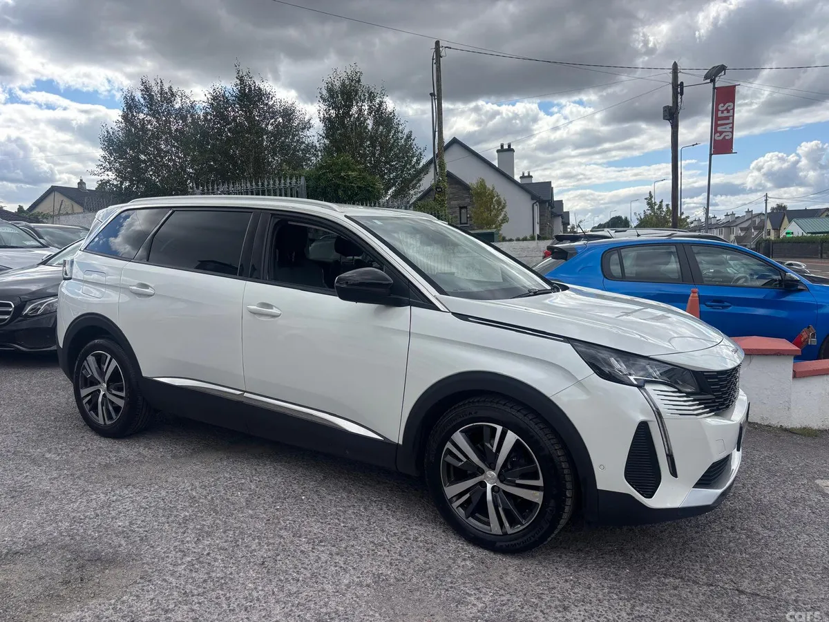 Peugeot 5008 MPV, Diesel, 2022, White