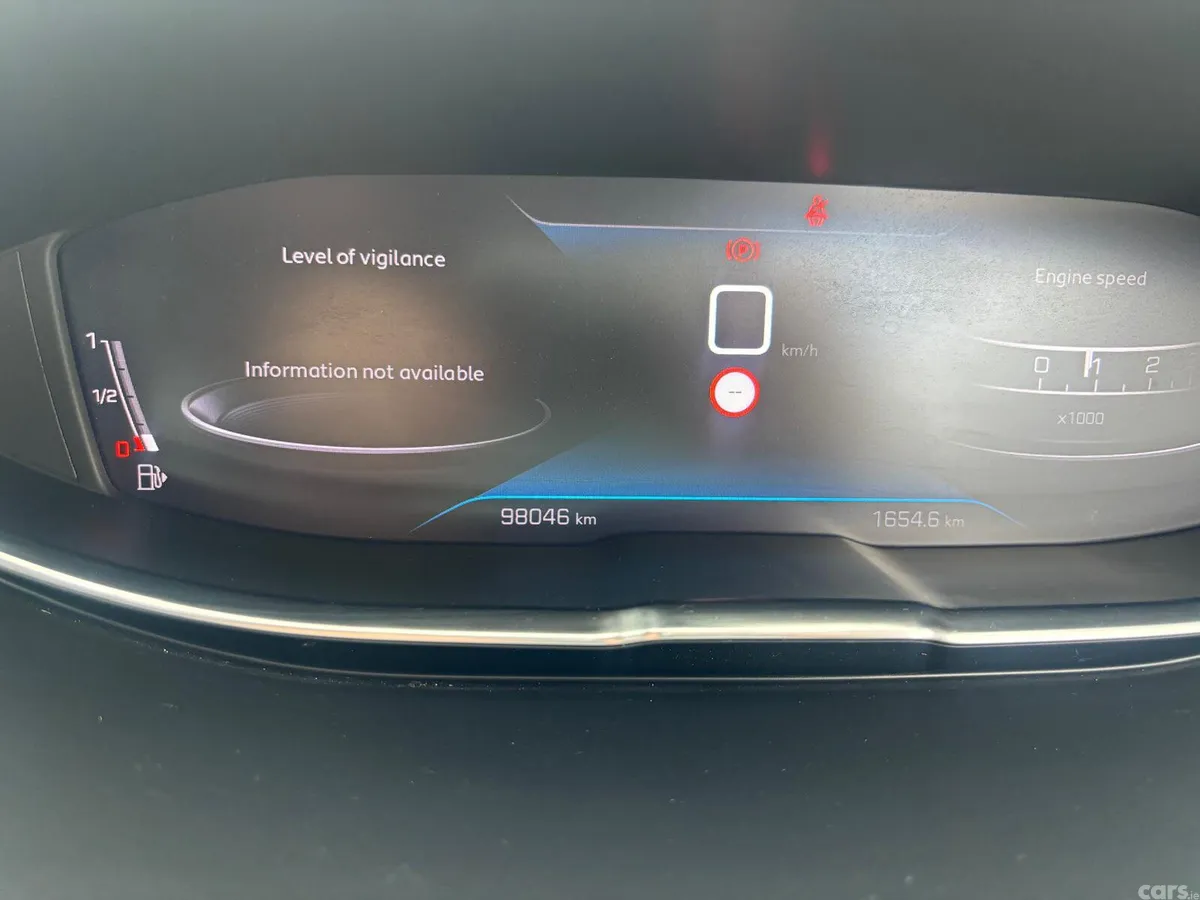 Peugeot 5008 MPV, Diesel, 2022, White