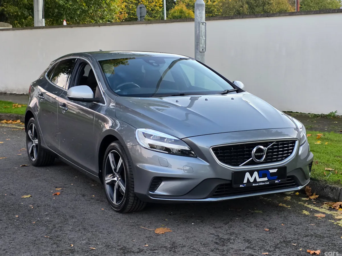 Volvo V40 Hatchback, Diesel, 2018, Grey