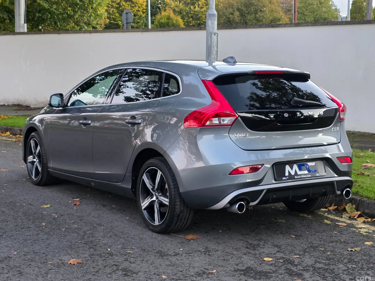 Volvo V40 Hatchback, Diesel, 2018, Grey