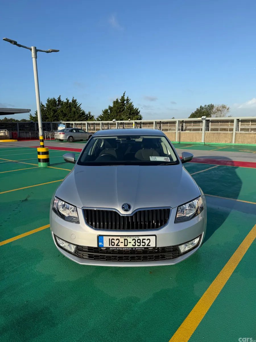 Skoda Octavia Saloon, Petrol, 2016, Silver