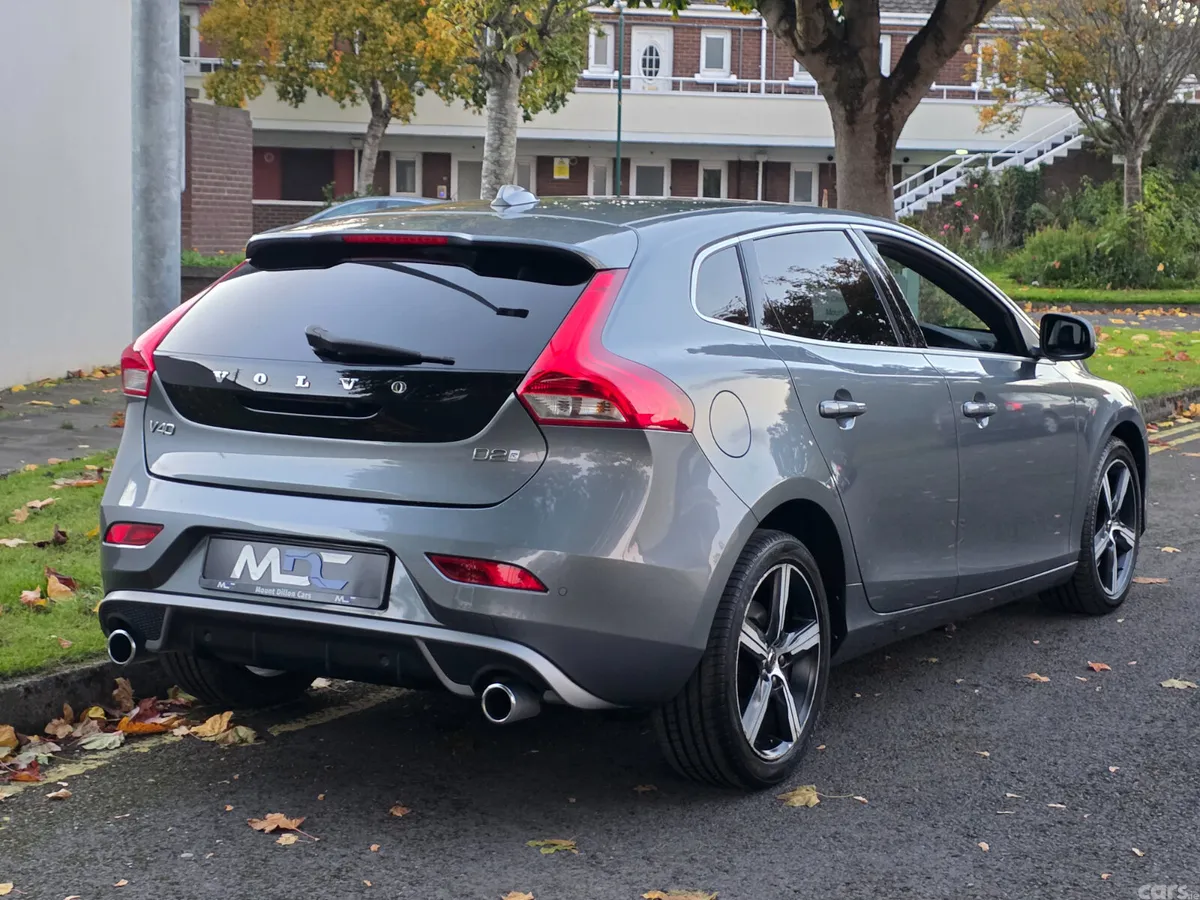 Volvo V40 Hatchback, Diesel, 2018, Grey