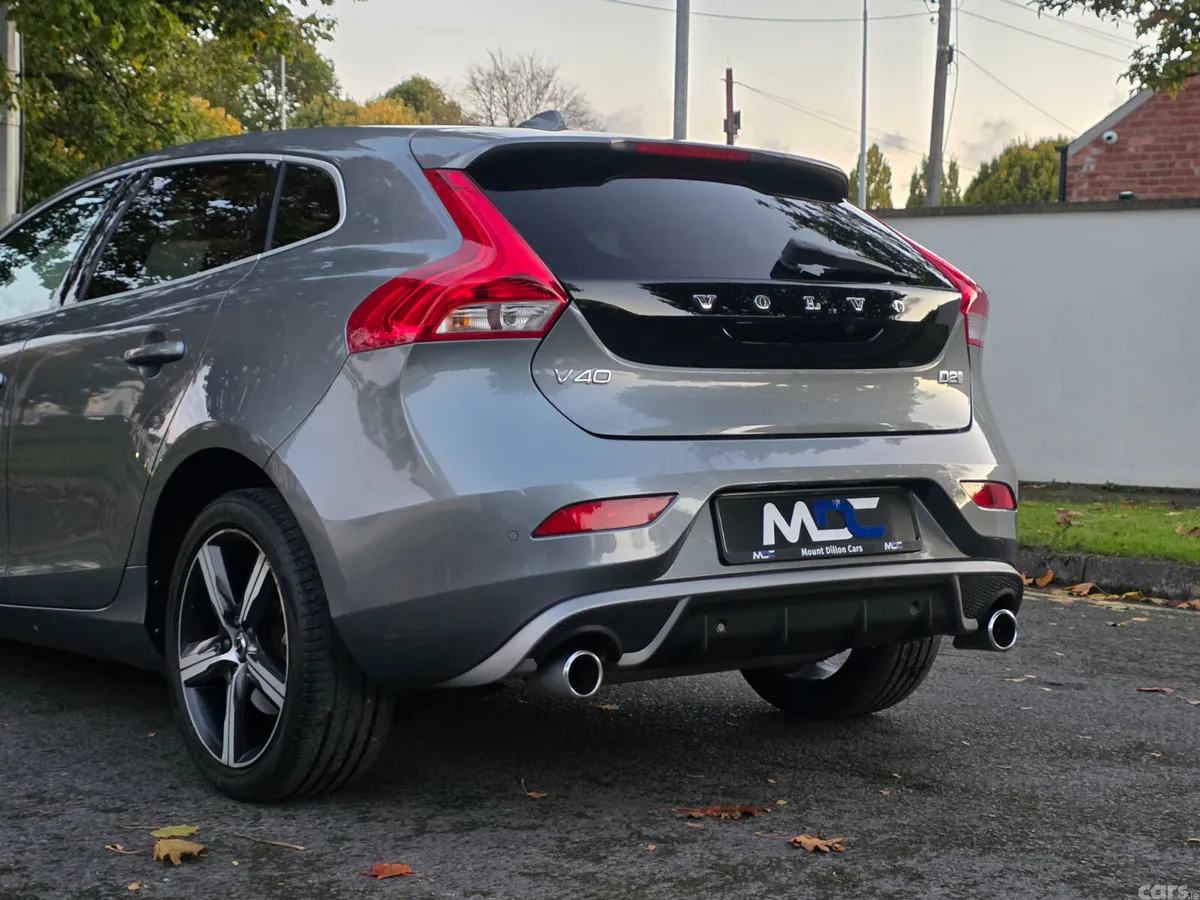 Volvo V40 Hatchback, Diesel, 2018, Grey