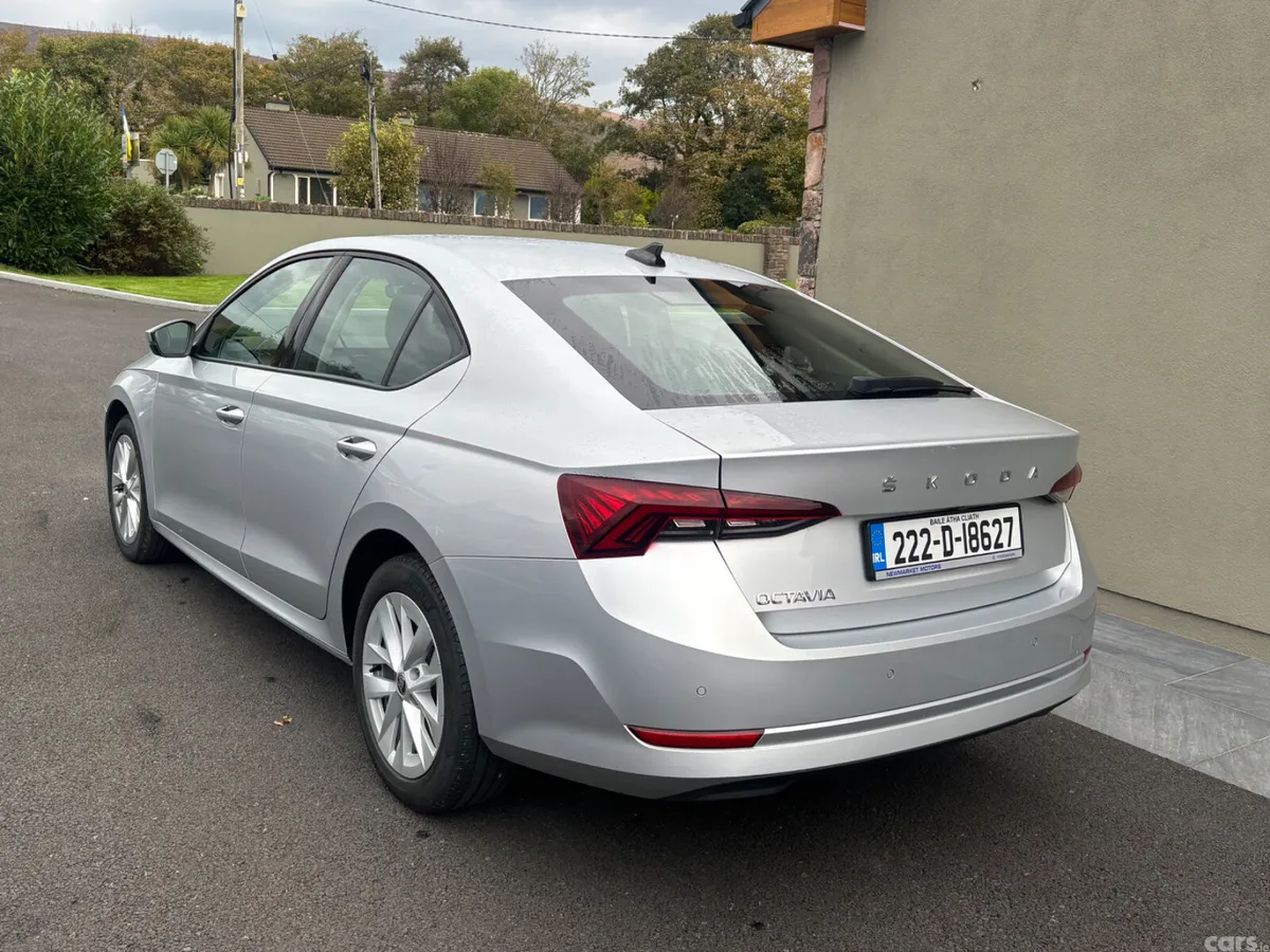 Skoda Octavia Hatchback, Diesel, 2022, Grey