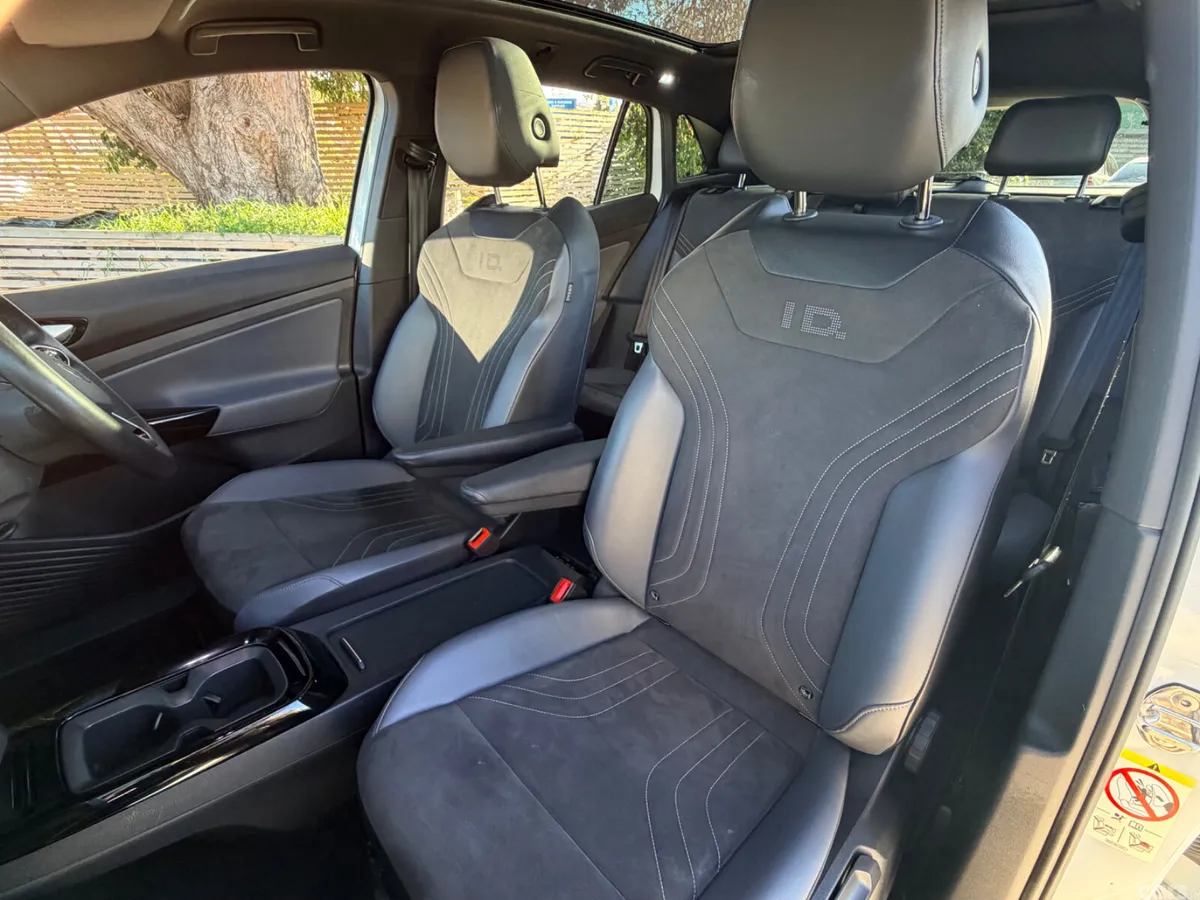 Volkswagen ID.4 Estate, Electric, 2023, White