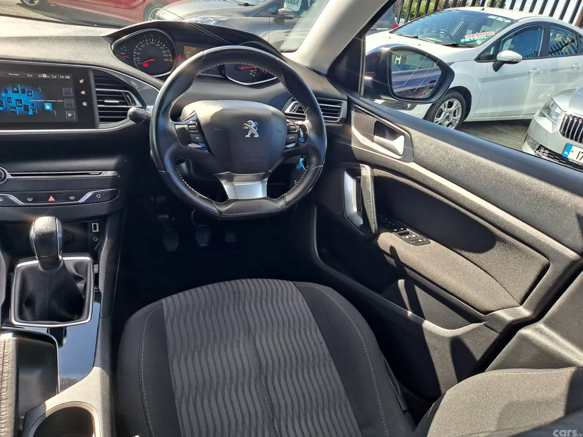 Peugeot 308 Hatchback, Diesel, 2018, Blue
