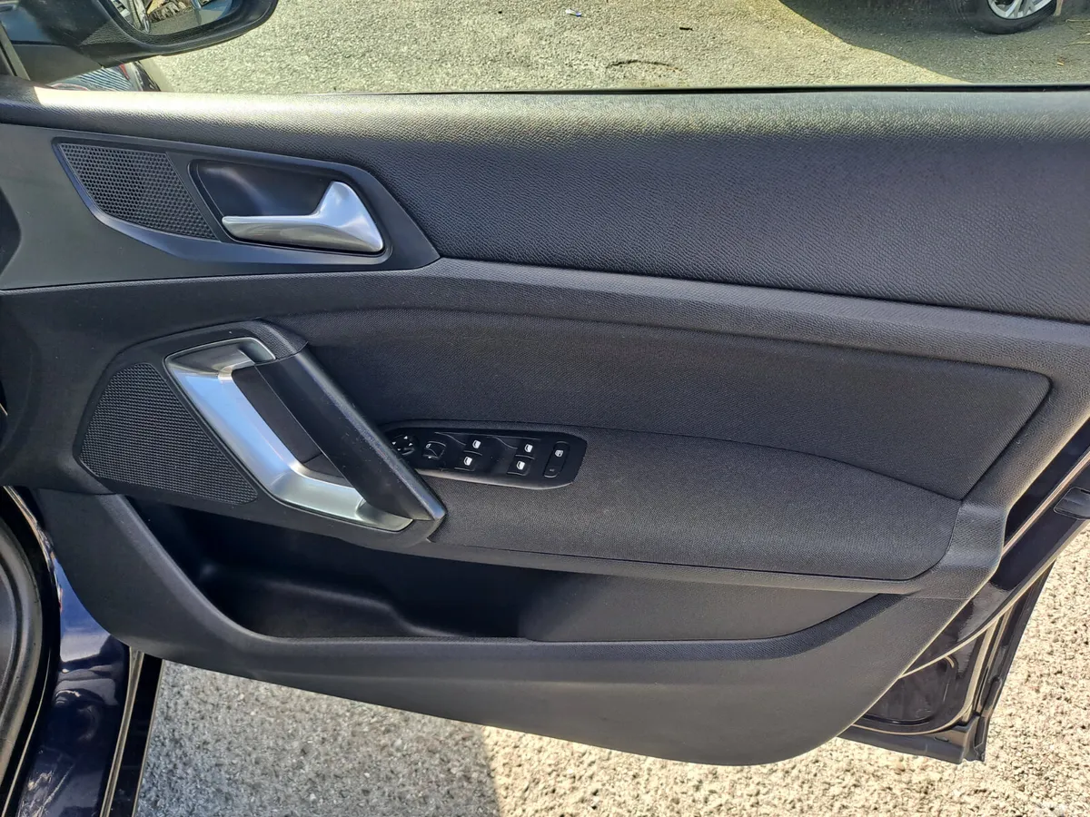 Peugeot 308 Hatchback, Diesel, 2018, Blue