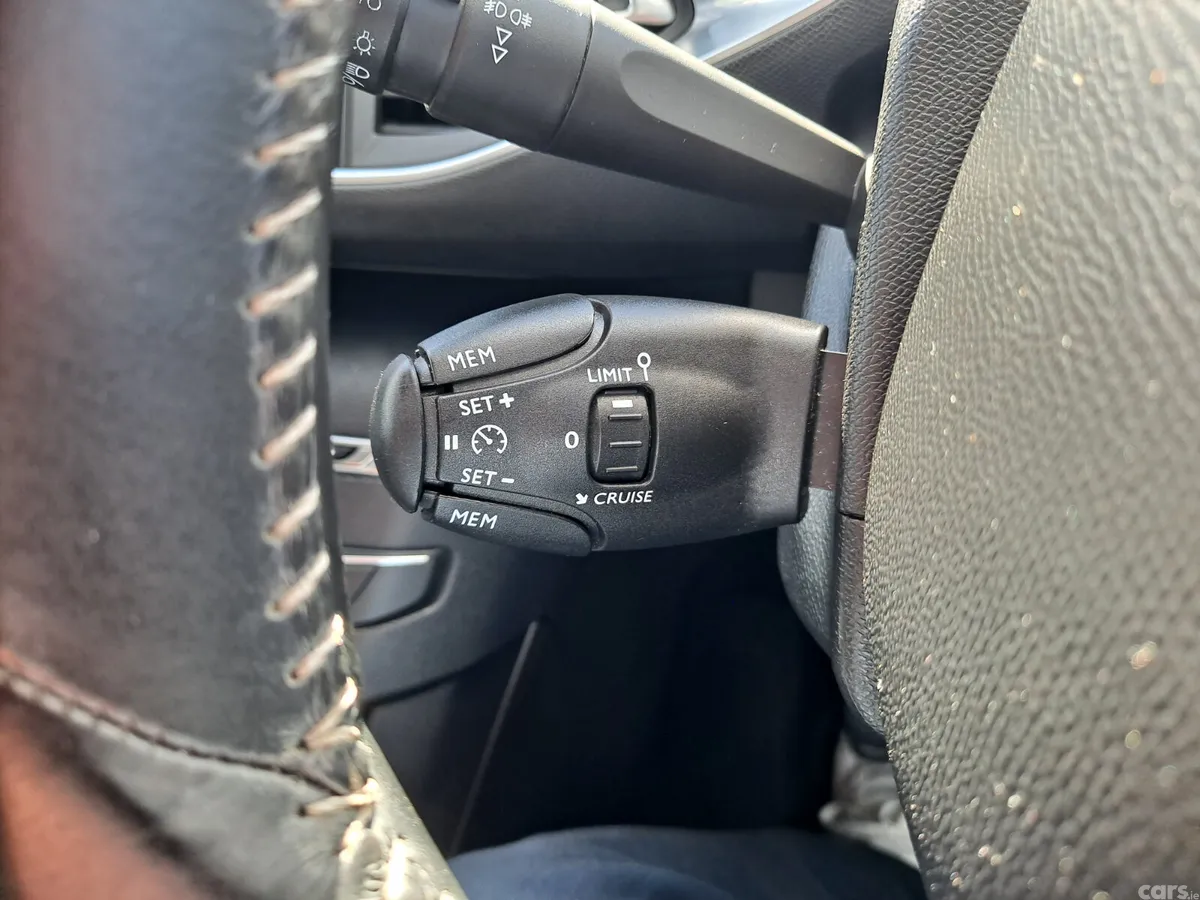 Peugeot 308 Hatchback, Diesel, 2018, Blue
