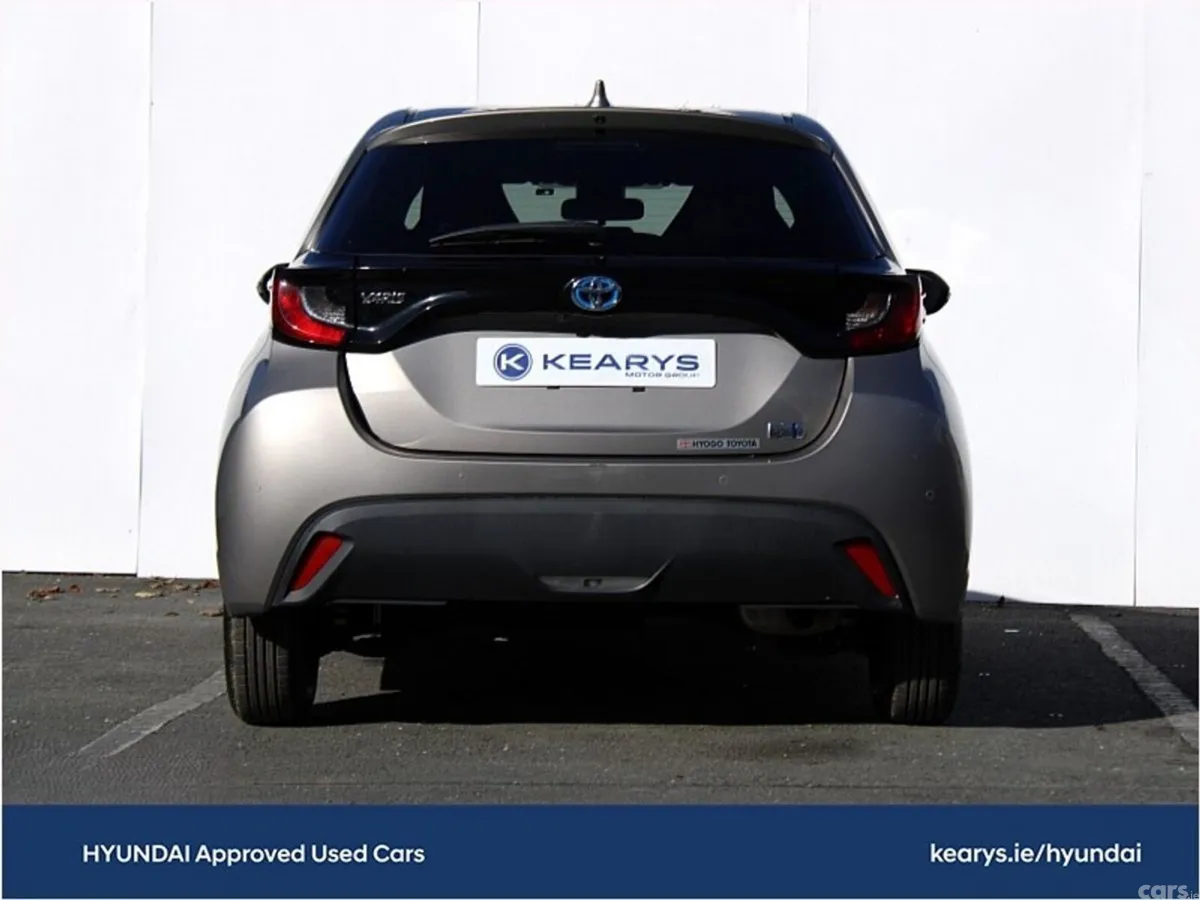 Toyota Yaris Hatchback, Petrol Hybrid, 2022, 