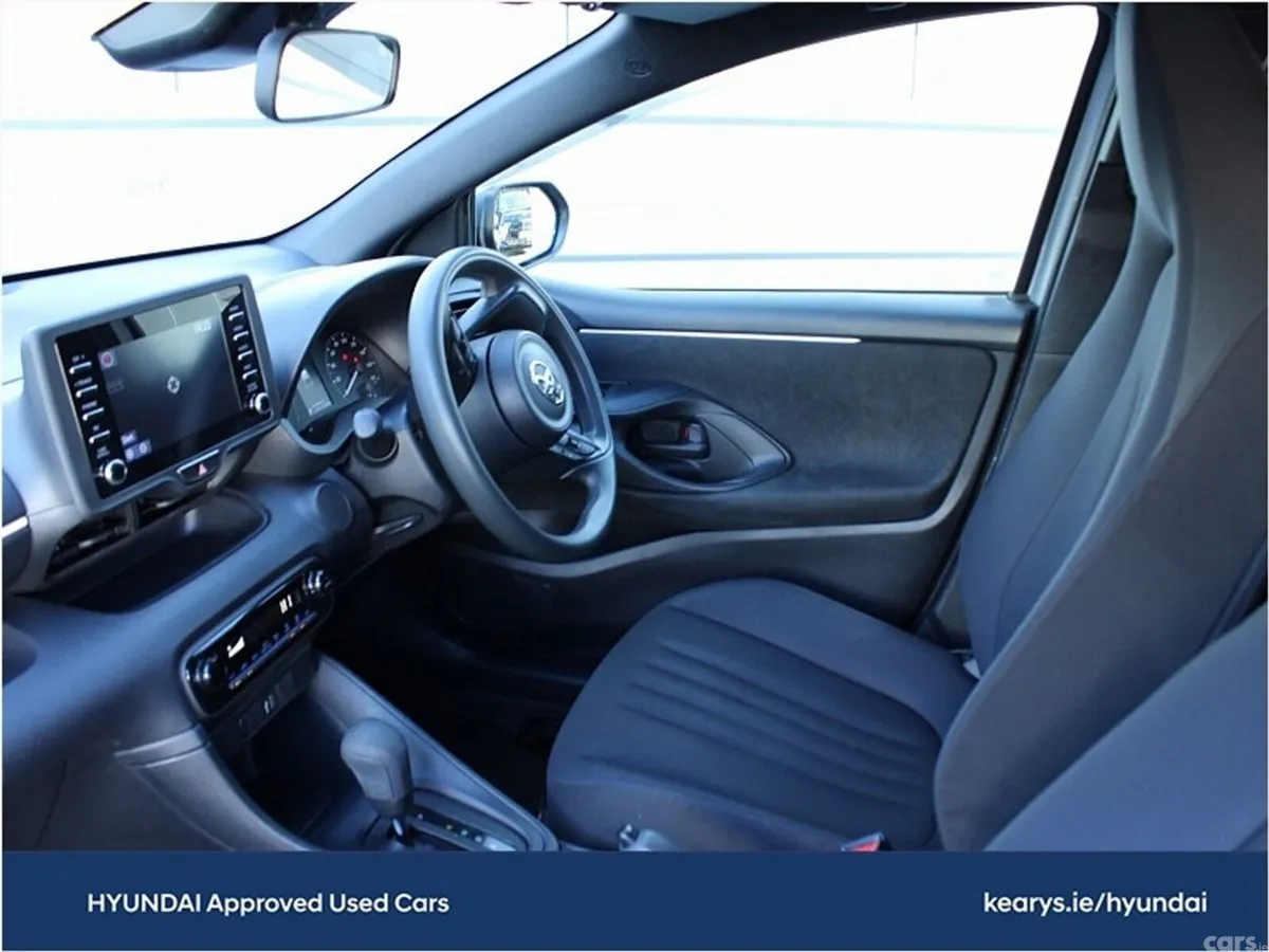 Toyota Yaris Hatchback, Petrol Hybrid, 2022, 