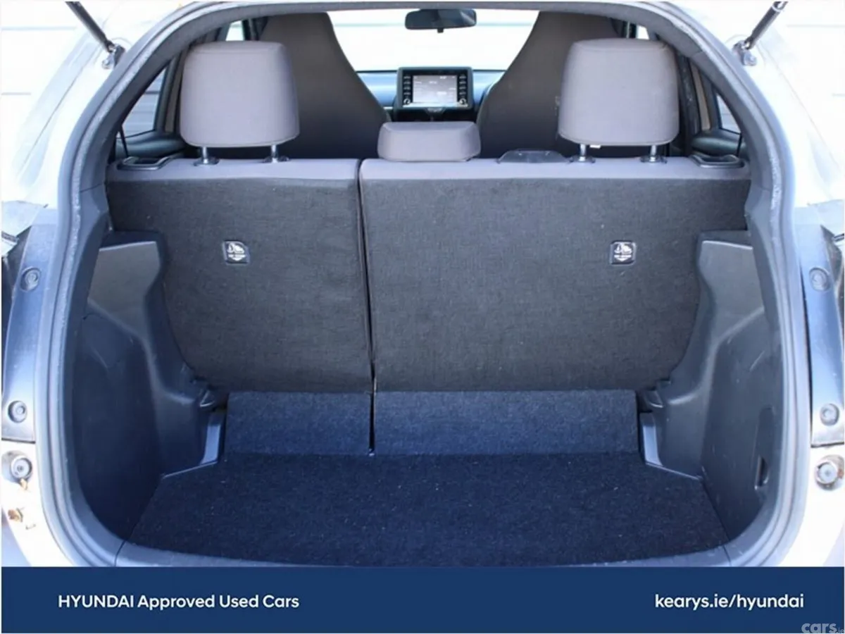 Toyota Yaris Hatchback, Petrol Hybrid, 2022, 
