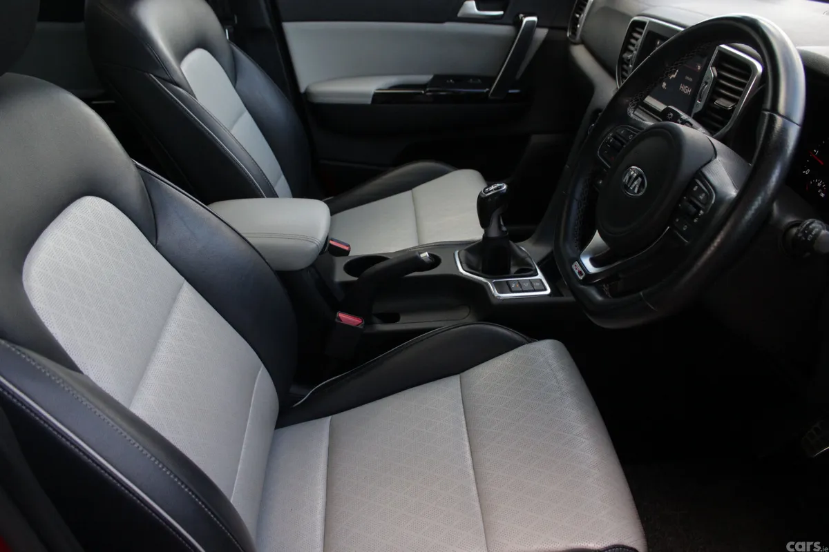 Kia Sportage SUV, Diesel, 2017, Red