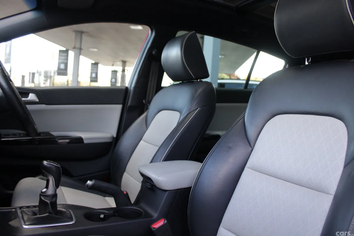 Kia Sportage SUV, Diesel, 2017, Red