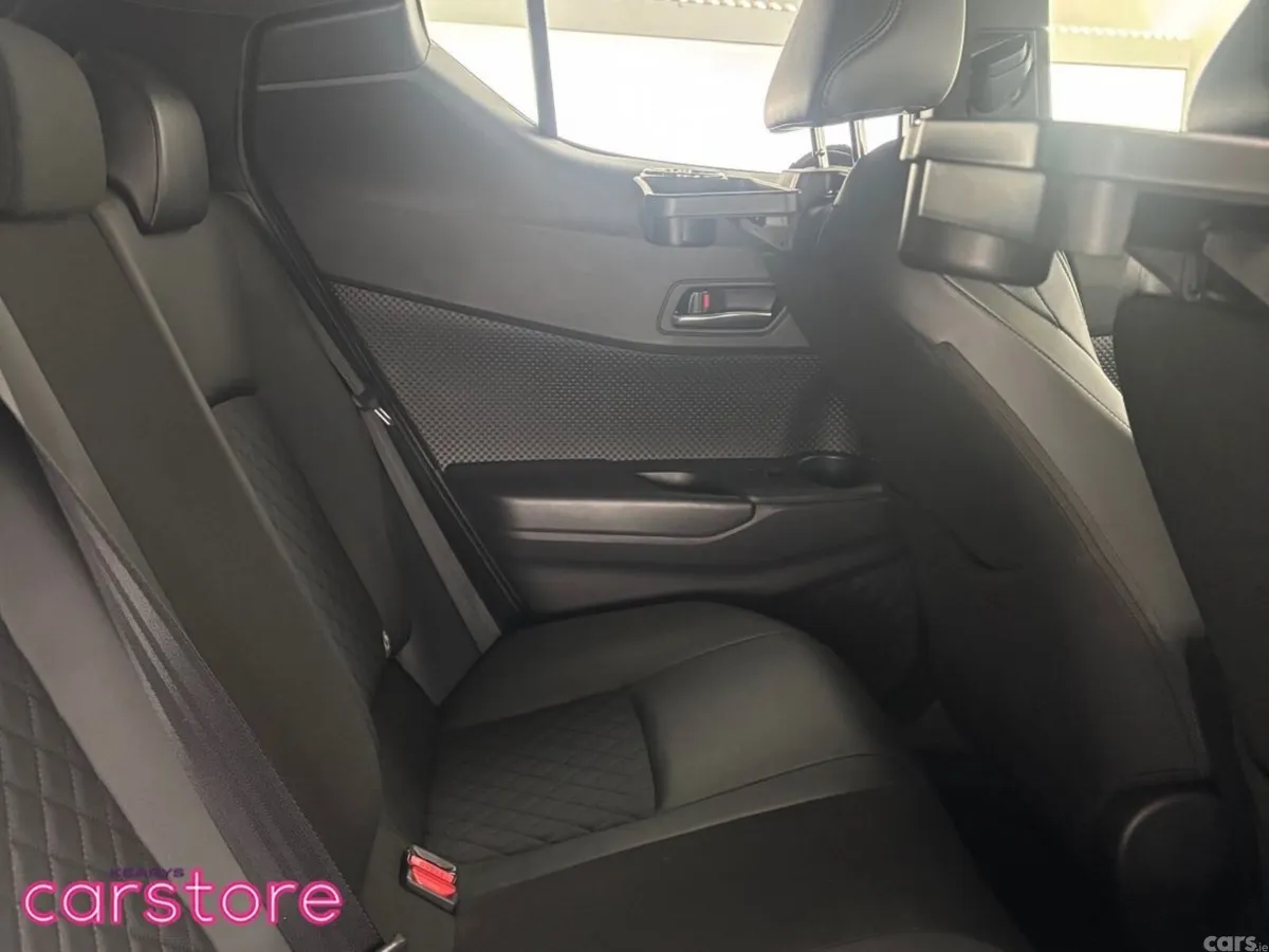 Toyota C-HR SUV, Petrol Hybrid, 2019, White