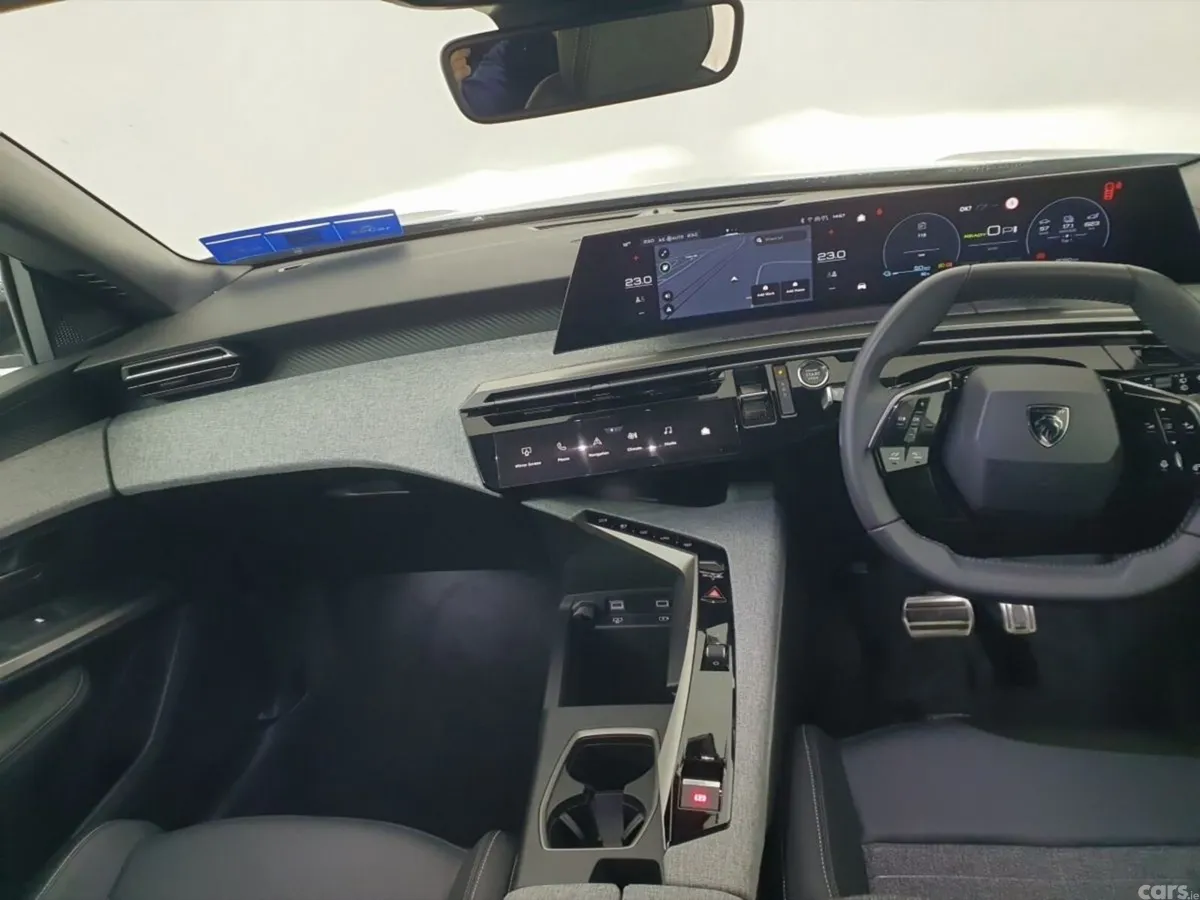 Peugeot 5008 SUV, Electric, 2025, Grey