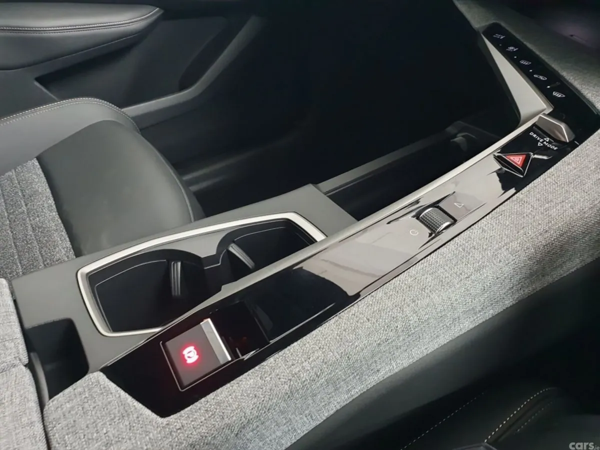 Peugeot 5008 SUV, Electric, 2025, Grey