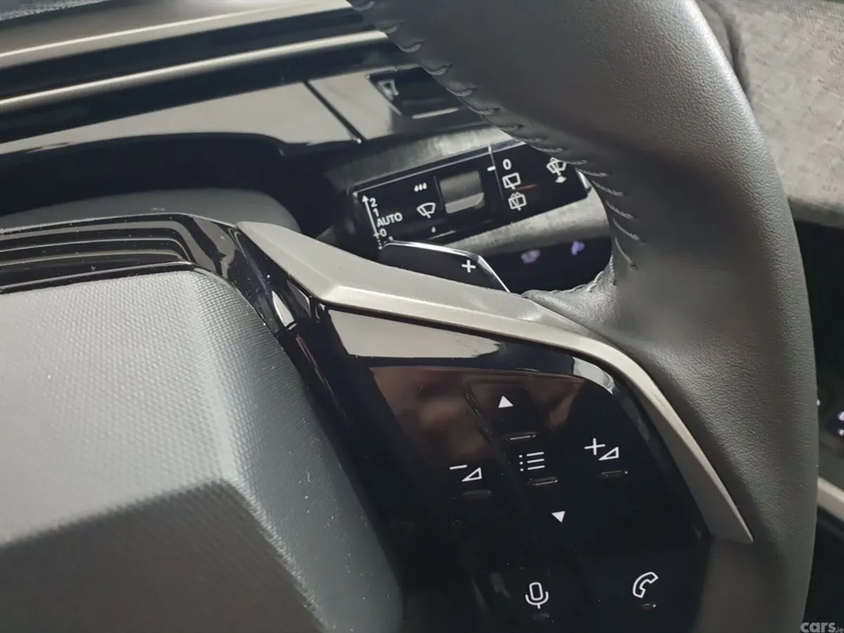Peugeot 5008 SUV, Electric, 2025, Grey