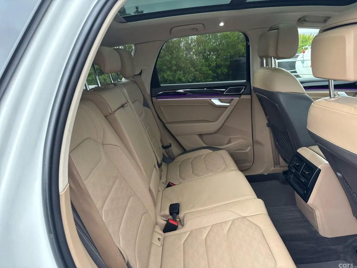 Volkswagen Touareg SUV, Diesel, 2019, White
