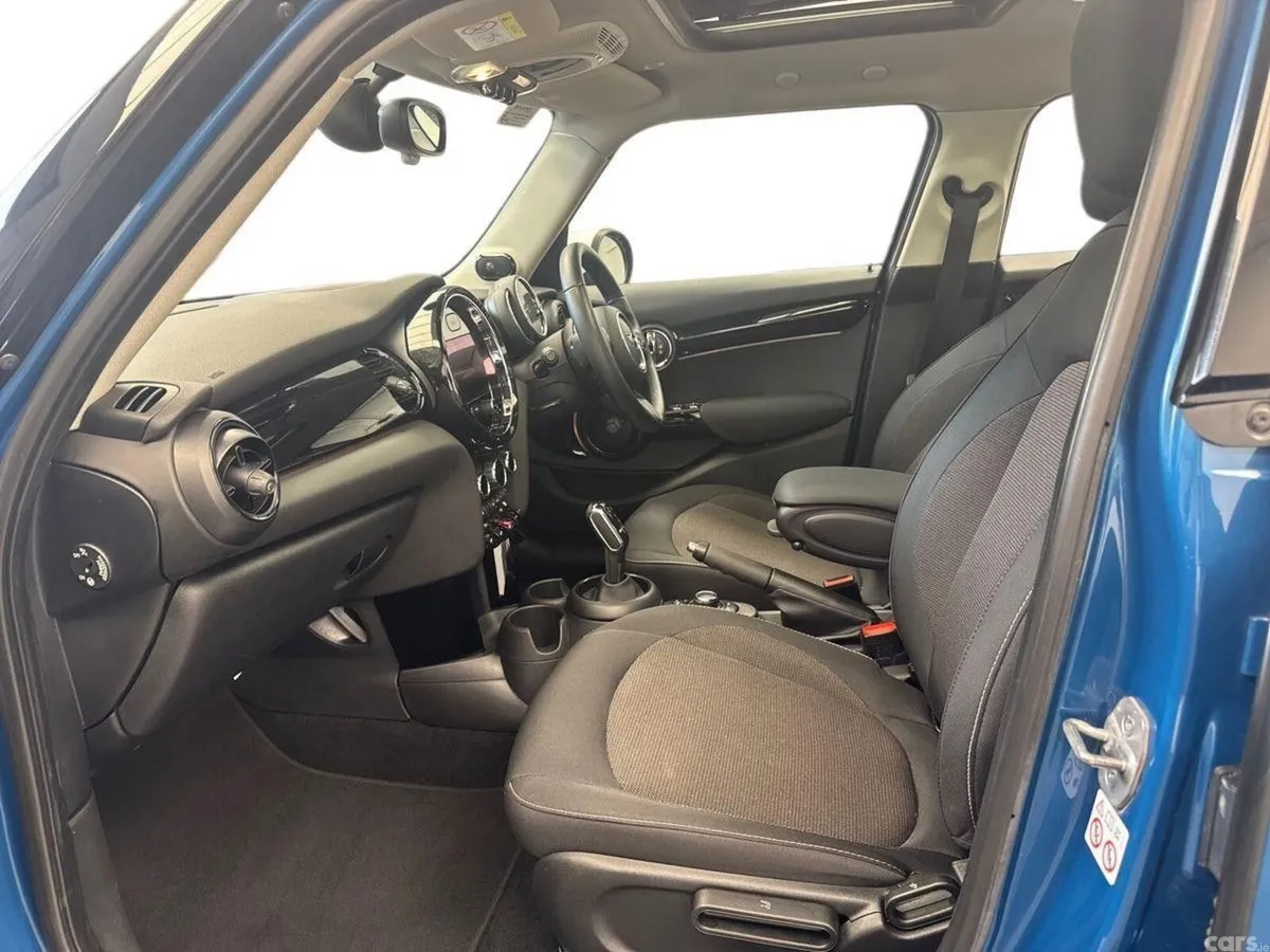 Mini Cooper Hatchback, Petrol, 2022, Blue