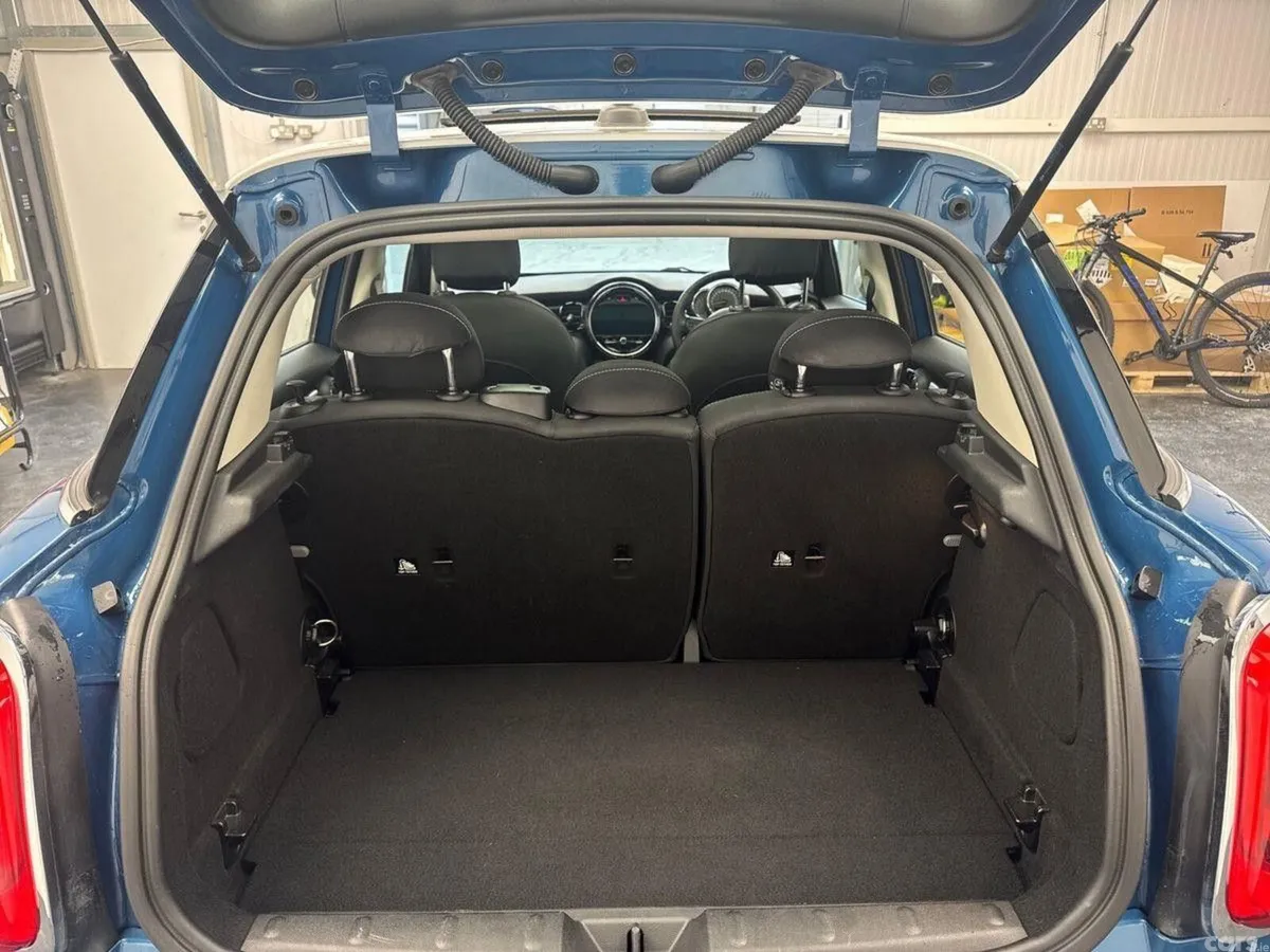 Mini Cooper Hatchback, Petrol, 2022, Blue
