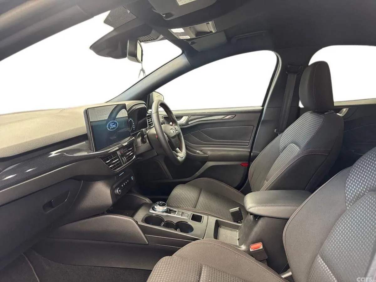 Ford Focus Hatchback, Diesel, 2025, Grey