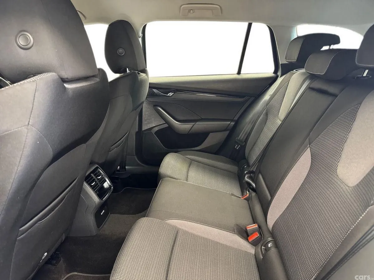 Skoda Octavia Estate, Petrol, 2024, Grey