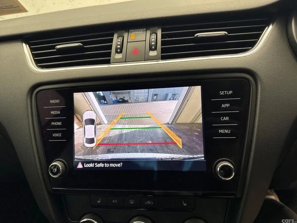 Skoda Octavia Saloon, Petrol, 2020, Grey