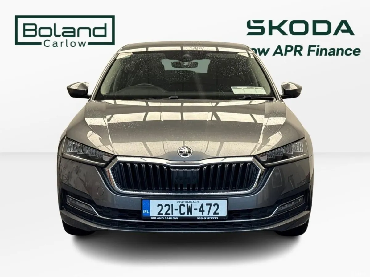Skoda Octavia Saloon, Petrol, 2022, Grey