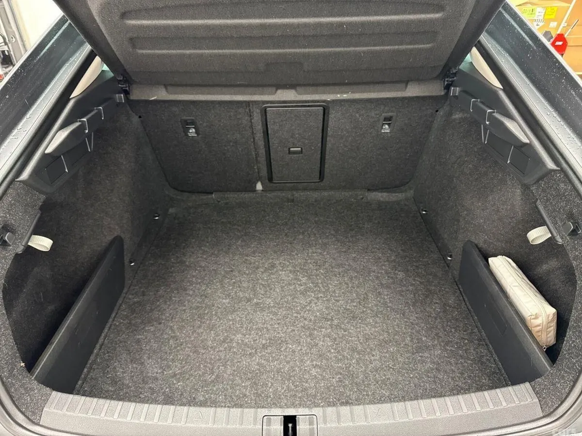 Skoda Octavia Saloon, Petrol, 2022, Grey