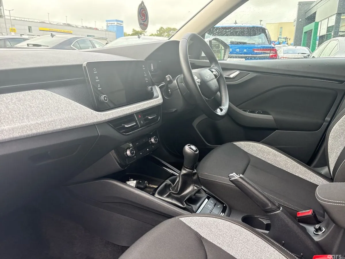 Skoda Kamiq Hatchback, Petrol, 2026, White