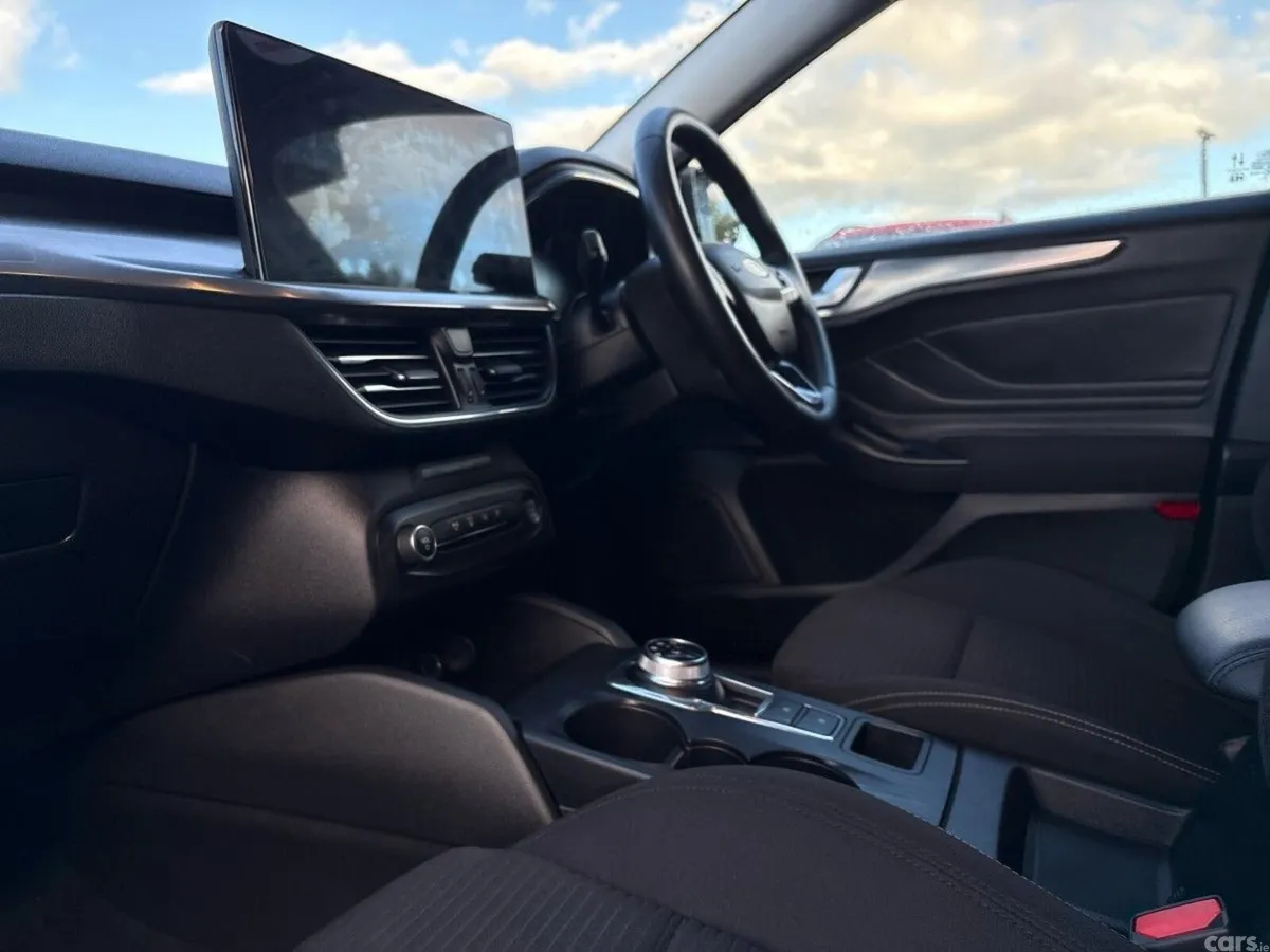Ford Focus Hatchback, Diesel, 2023, Black