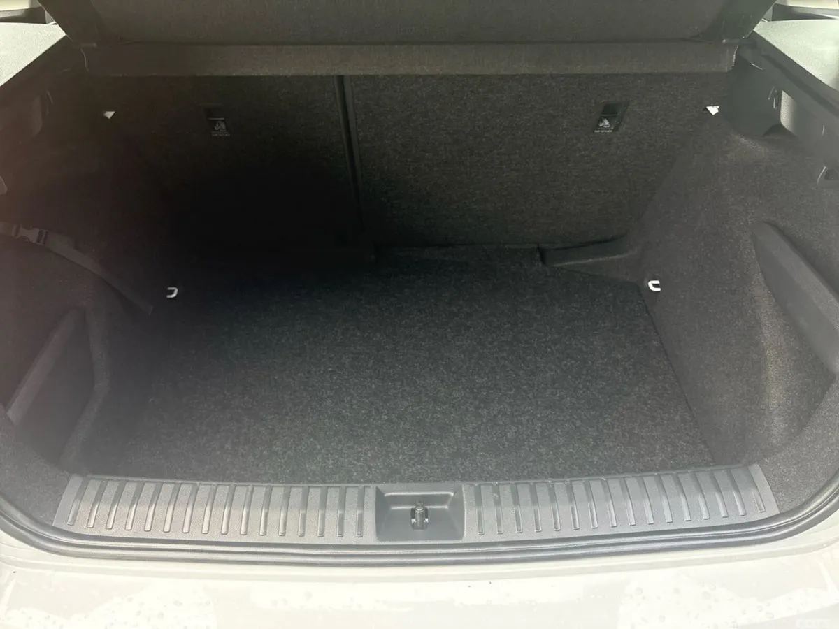 Skoda Kamiq Hatchback, Petrol, 2026, White
