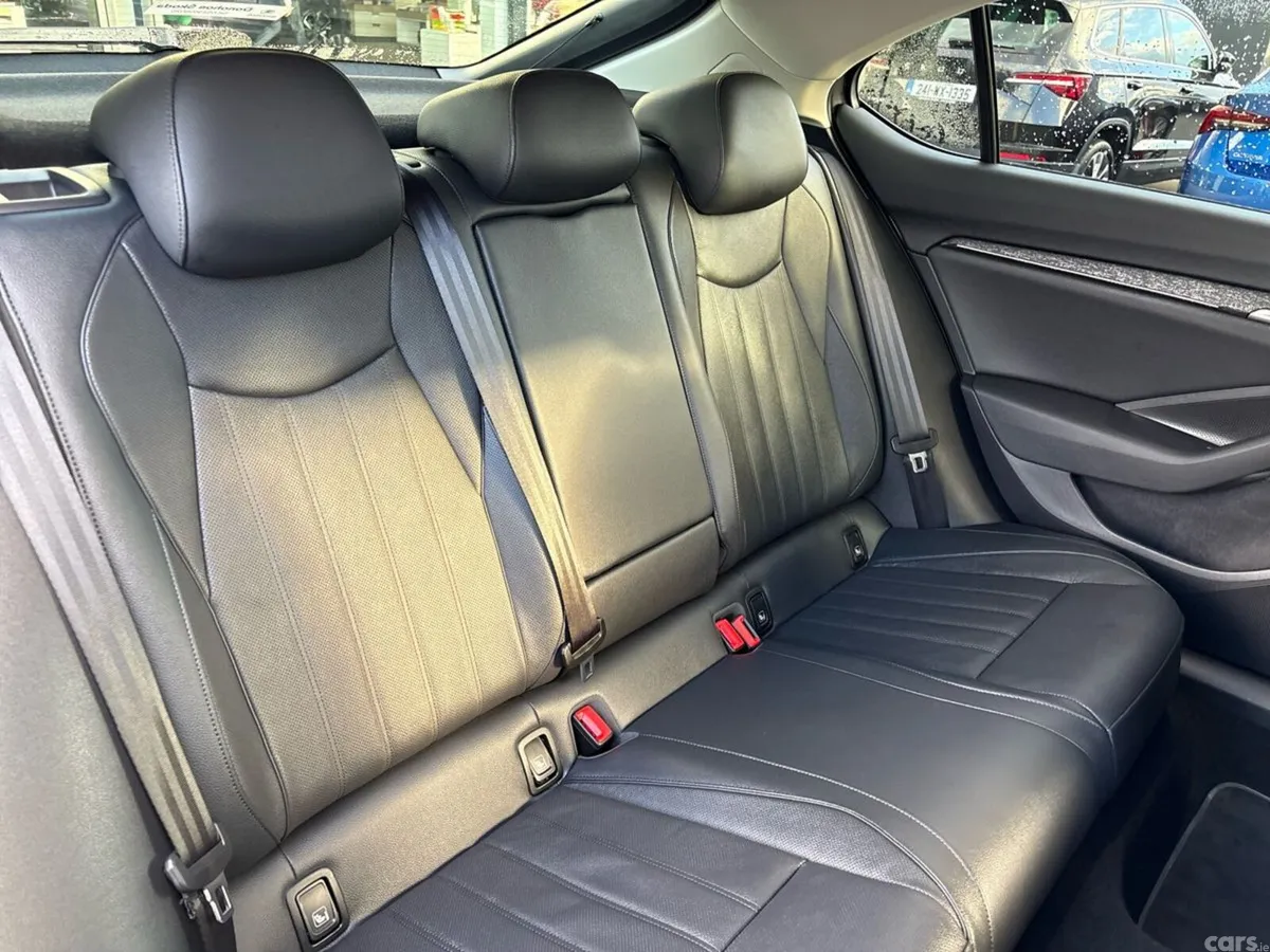 Skoda Superb Saloon, Diesel, 2026, Grey