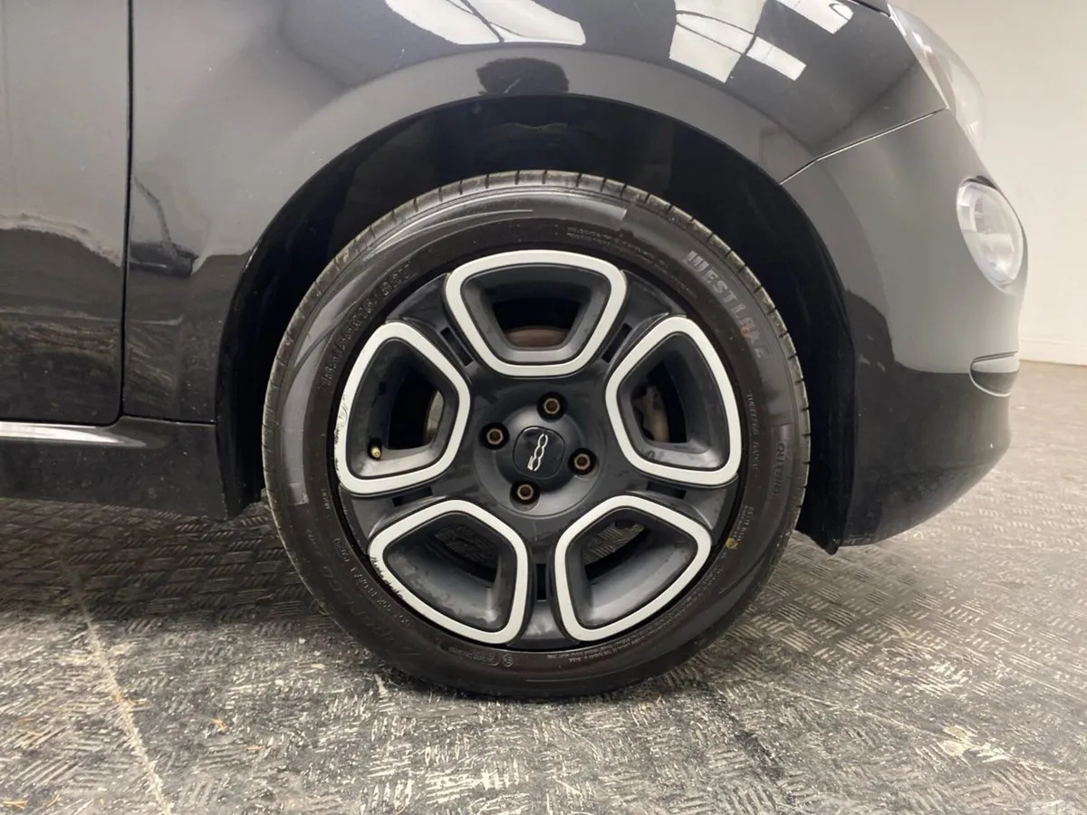 Fiat 500 Hatchback, Petrol, 2023, Black