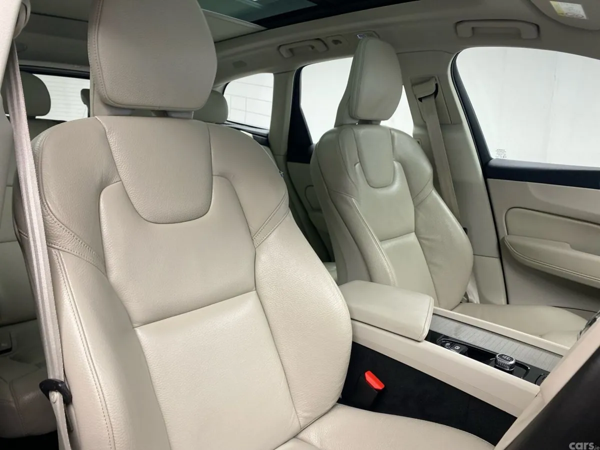 Volvo XC60 SUV, Petrol Plug-in Hybrid, 2024, Grey