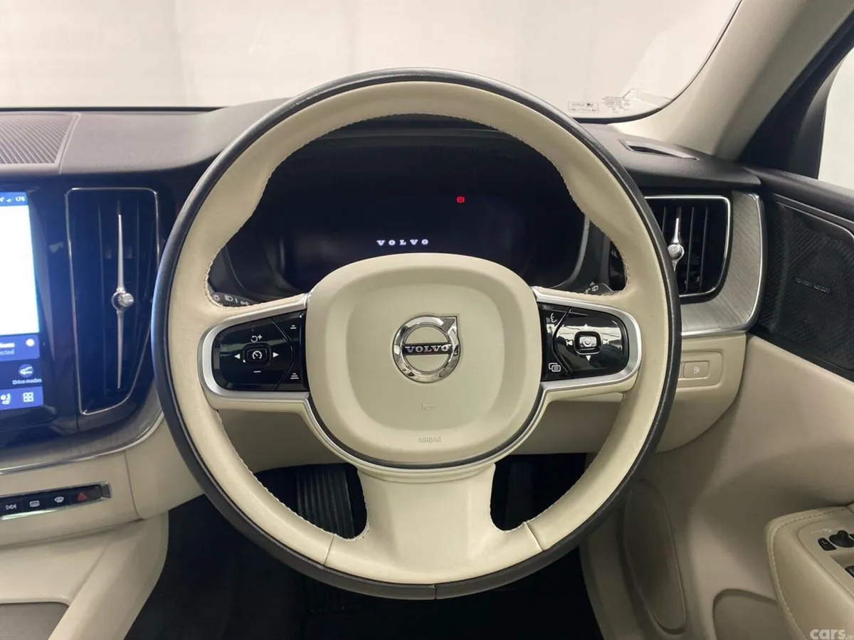 Volvo XC60 SUV, Petrol Plug-in Hybrid, 2024, Grey