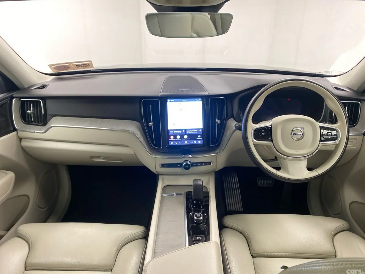 Volvo XC60 SUV, Petrol Plug-in Hybrid, 2024, Grey