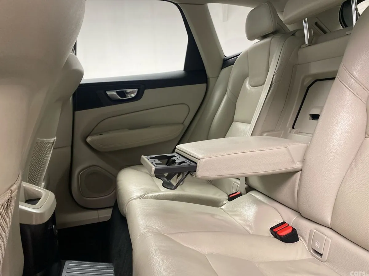 Volvo XC60 SUV, Petrol Plug-in Hybrid, 2024, Grey