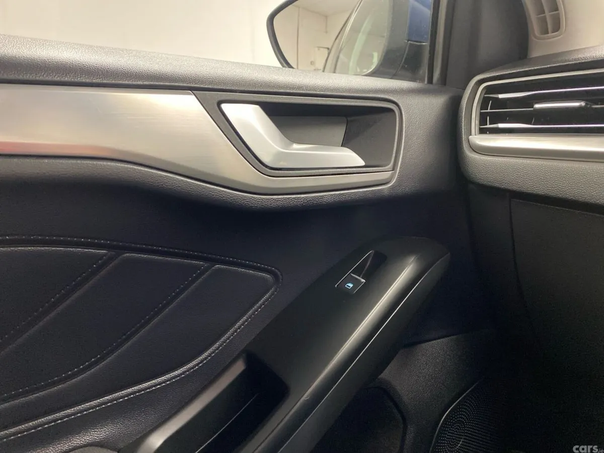 Ford Focus Hatchback, Diesel, 2023, Blue