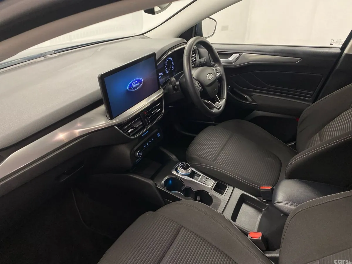 Ford Focus Hatchback, Diesel, 2023, Blue