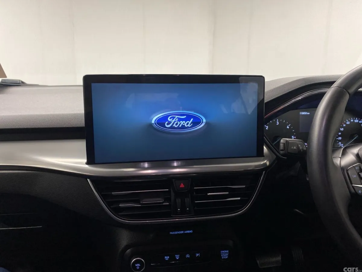 Ford Focus Hatchback, Diesel, 2023, Blue