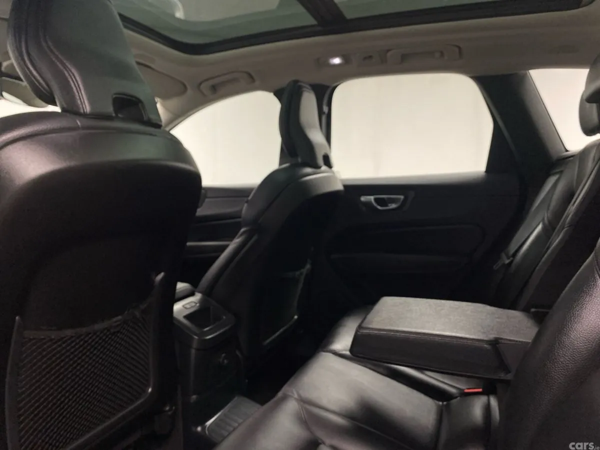 Volvo XC60 SUV, Petrol Plug-in Hybrid, 2023, Grey