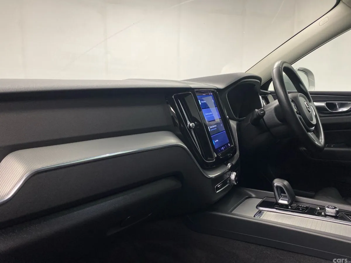 Volvo XC60 SUV, Petrol Plug-in Hybrid, 2023, Grey