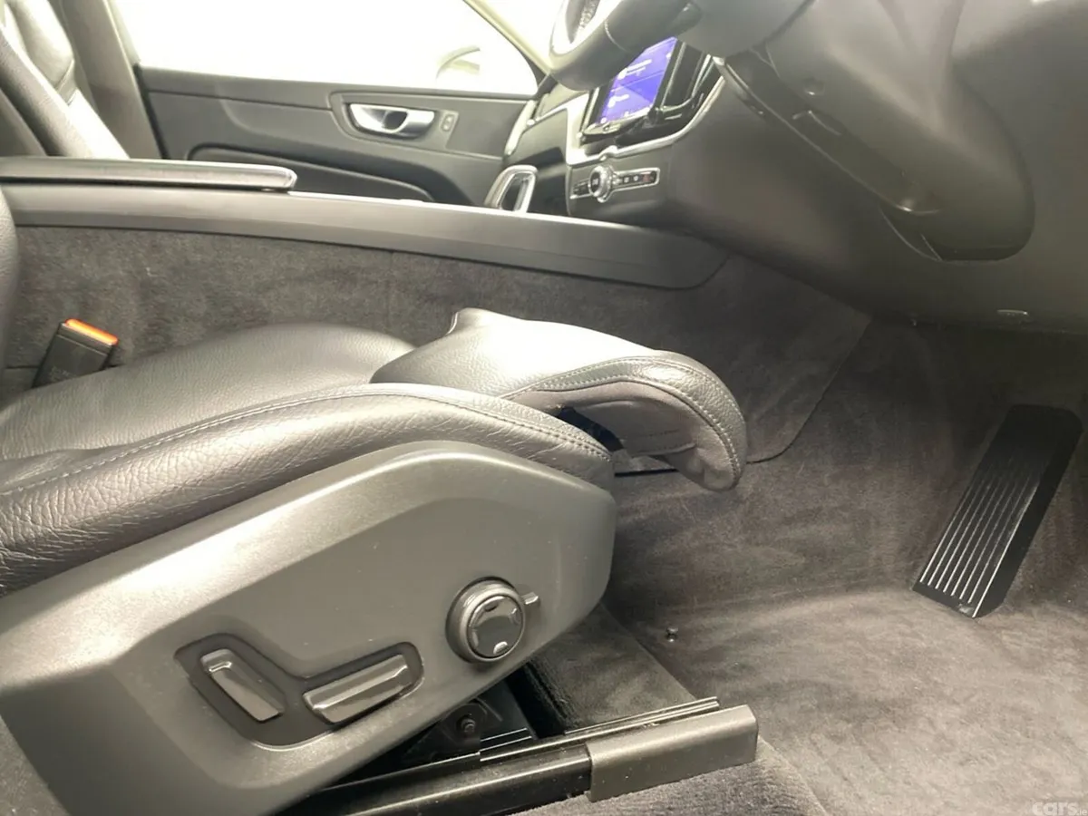 Volvo XC60 SUV, Petrol Plug-in Hybrid, 2023, Grey