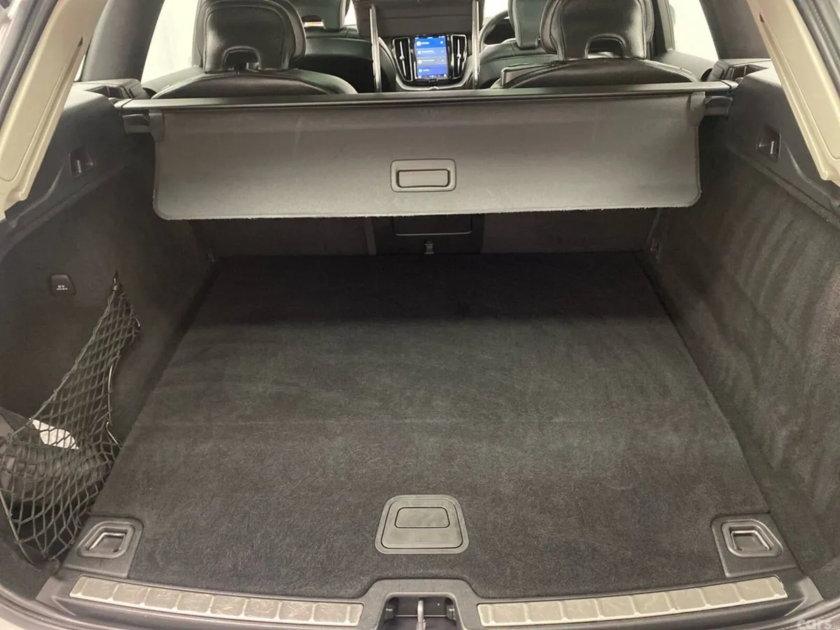 Volvo XC60 SUV, Petrol Plug-in Hybrid, 2023, Grey