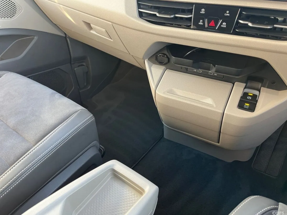 Volkswagen Multivan MPV, Petrol Plug-in Hybrid, 2025, Black
